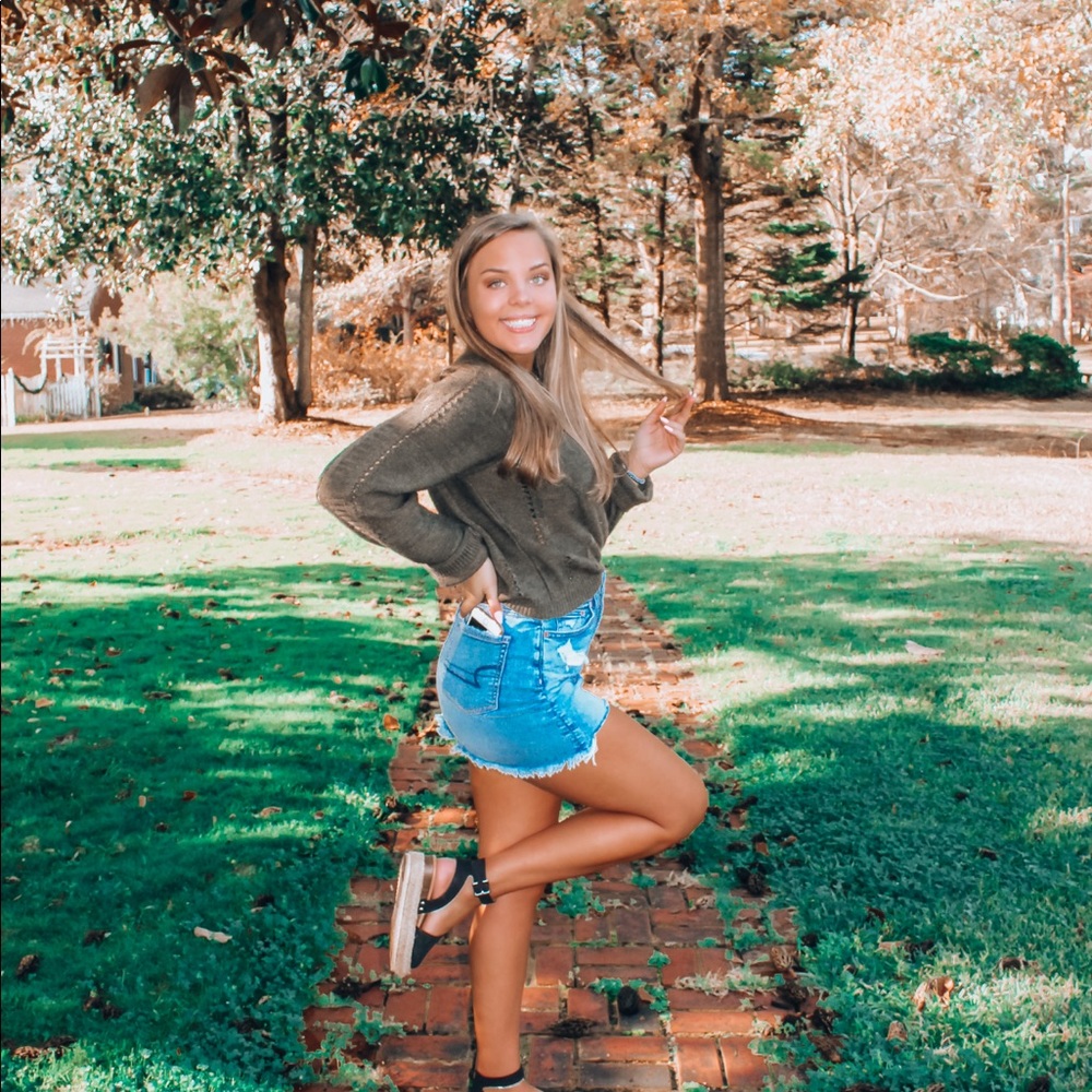 Meet your Posher, Charly